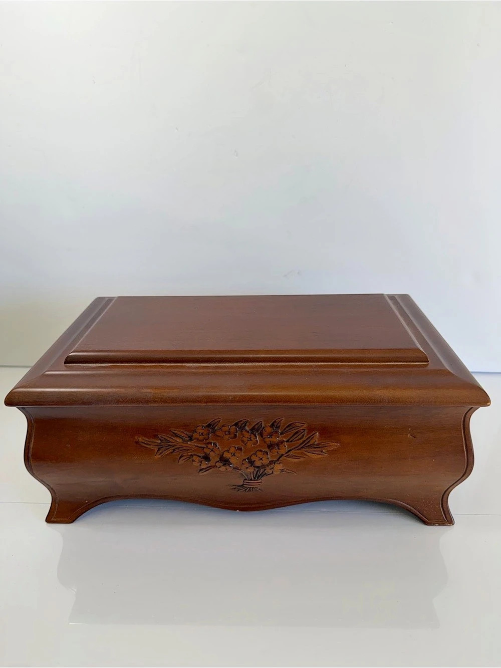VTG 1997 The Bombay Co Carved Wood Keepsake Chest Jewelry Vanity Box - Pristine!